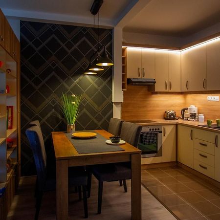 Family Residence Eger Bagian luar foto